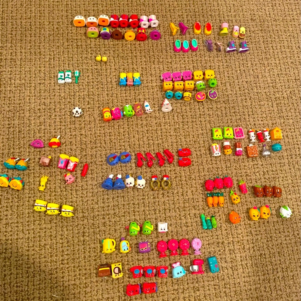 13 sets of shopkins